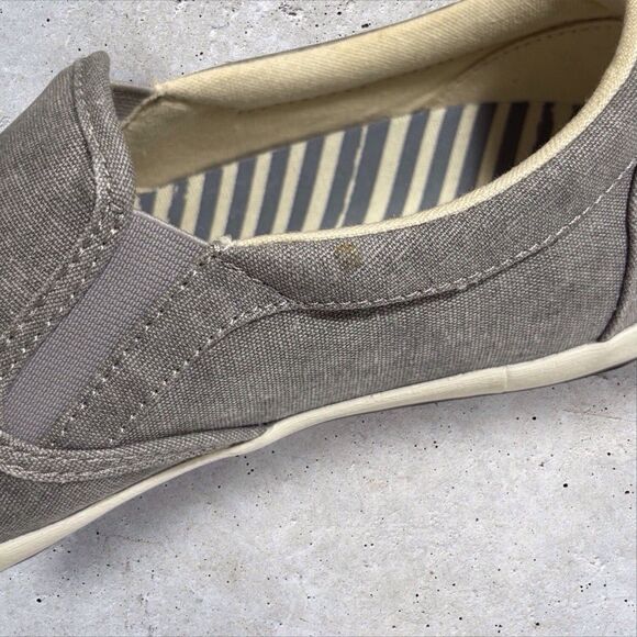 Taos Dandy Canvas Sneakers Womens 7.5 Gray Slip On Comfy Casual Flats 13455 - Picture 2 of 10